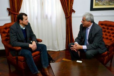 El gobierno recibi� al director de la empresa Curtume