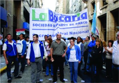 Bancarios comenzaron a negociar una recomposici�n salarial