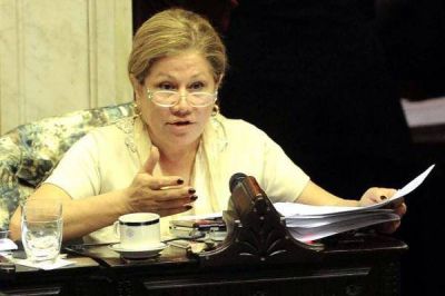Caama�o fustig� a Buzzi: 