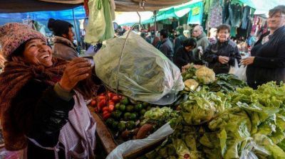 Quince extranjeros por d�a tramitan la residencia