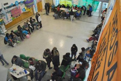 Ministerio de Salud hizo una nueva propuesta a ATE y APROSA para destrabar el conflicto