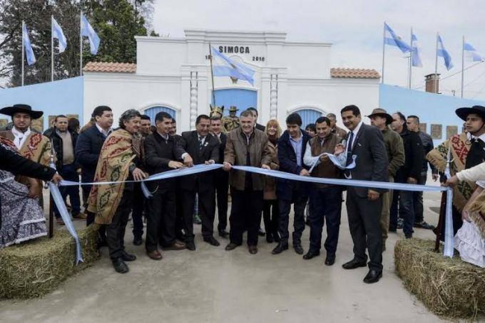 Jaldo inaugur una rplica de la Casa Histrica en Simoca