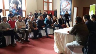 Se llev� a cabo una jornada sobre gesti�n ambiental realizada junto al OPDS en Cine Avenida