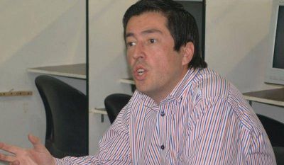 Nardini cuestion� la reuni�n de juventudes pol�ticas organizada por el gobierno