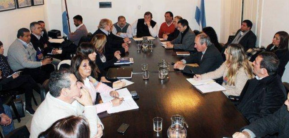 La Provincia anunci� la suba de adicionales en salarios de los empleados p�blicos