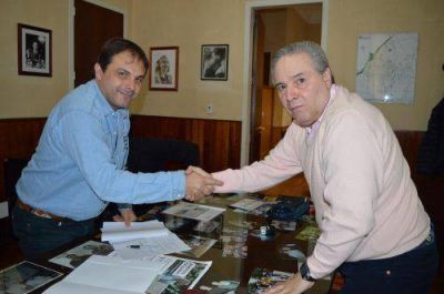 Alessandro firm� un convenio con la Universidad Siglo XXI