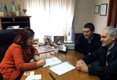 Ni�os marplatenses se ver�n beneficiados por convenio entre UTHGRA y Auditorium