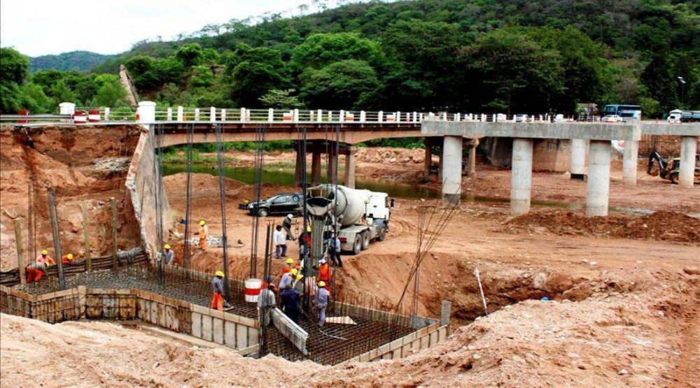 Avanza la obra del nuevo puente sobre el r�o Carapar�