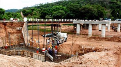 Avanza la obra del nuevo puente sobre el r�o Carapar�