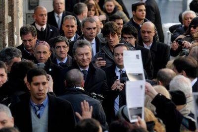Con la presencia de Macri, la AMIA record� a las v�ctimas del atentado