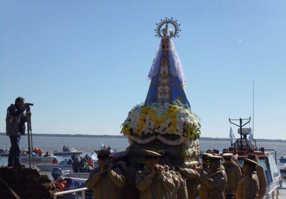 Multitudinaria fiesta por los 116 aos de la coronacin de la imagen de la Virgen de Itat