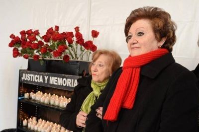 AMIA Aniversario. Discurso de Sof�a Guterman a 22 a�os del atentado