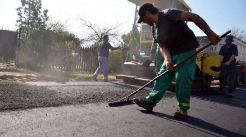 Comienzan las tareas para pavimentar 175 cuadras de tierra en Bah�a