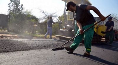 Comienzan las tareas para pavimentar 175 cuadras de tierra en Bah�a