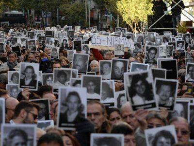 Fuerte reclamo de justicia en el acto por los 22 a�os del atentado a la AMIA