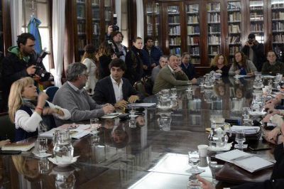 La Provincia mejor� la oferta a estatales y hay acuerdo en puerta