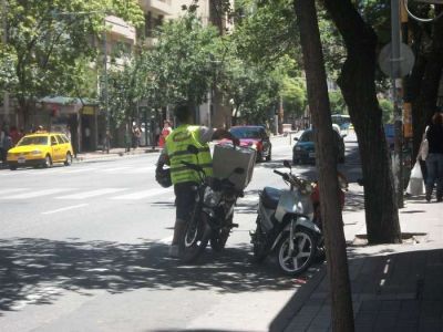 ASiMM apoya la ley que regula la actividad de mensajer�a y reparto de comida
