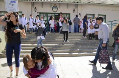 A una semana del reinicio del ciclo lectivo, ATECh ratific� el paro