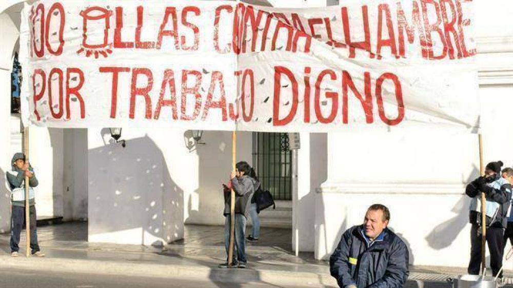 El Obelisco, la Plaza de Mayo y Constitucin, las principales ollas populares de Barrios de Pie en la Ciudad