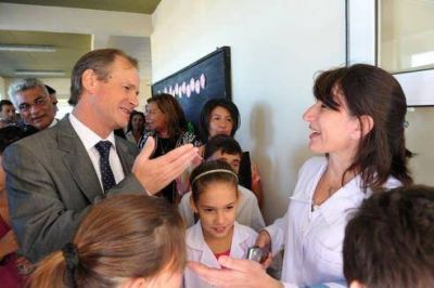 El Gobierno anunci� una convocatoria a los gremios docentes para este mi�rcoles