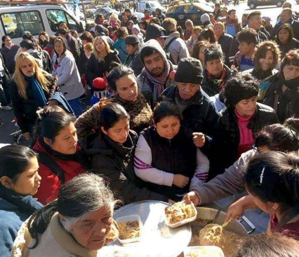Con un caos de tr�nsito, Barrios de Pie hizo sentir su reclamo de trabajo