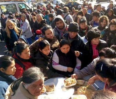 Con un caos de tr�nsito, Barrios de Pie hizo sentir su reclamo de trabajo