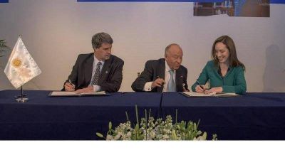 Oficializan obras para la Cuenca del R�o Luj�n
