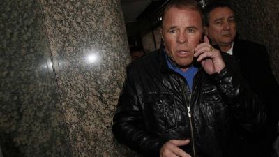 La millonaria triangulaci�n de acciones que compromete al �Caballo� Su�rez