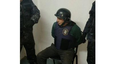 Dictan la prisi�n preventiva para Jos� L�pez por tenencia ilegal de armas