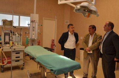 Cornejo recorri� las instalaciones del Carrillo y pidi� que asistan a este hospital