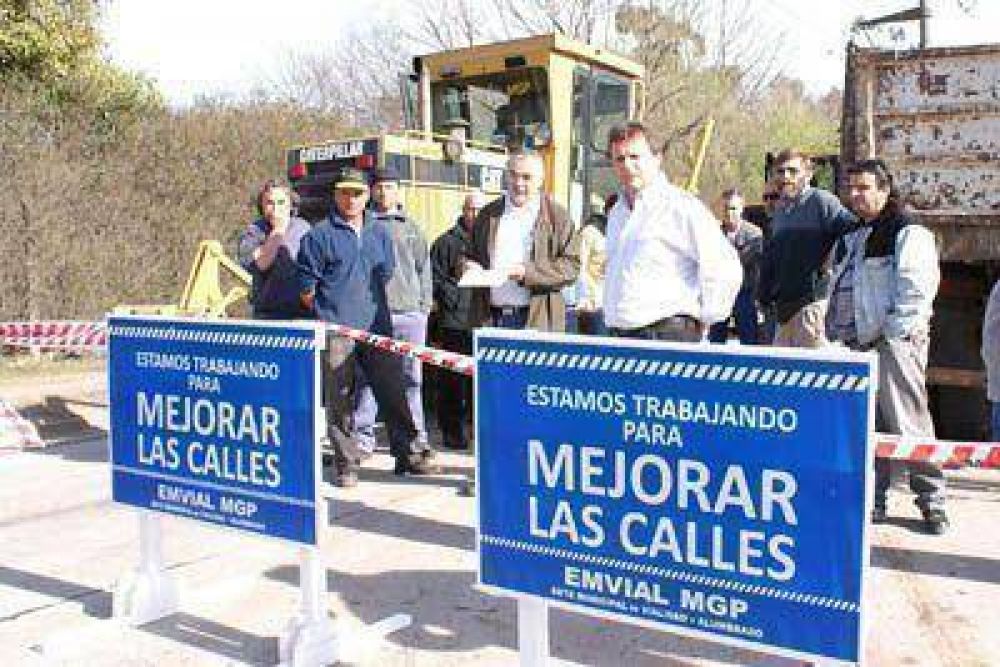 Qued� inaugurado el nuevo pavimento de V�rtiz desde Ruta 88 hasta Polonia 