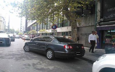 El Municipio planea prohibir el estacionamiento en algunas partes del centro