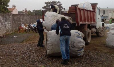Venden material reciclado