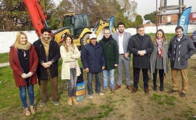 Valenzuela, Amaya y Delfino dieron inicio a las obras del Barrio Derqui