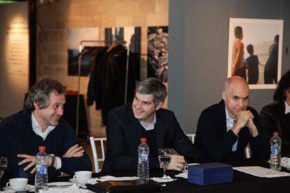 Marcos Pe�a se reuni� con el Gabinete porte�o