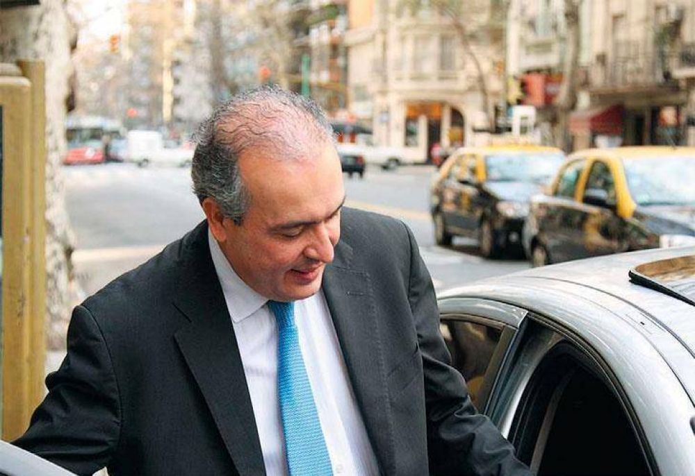 L�pez cree que fue seguido por servicios paralelos de inteligencia