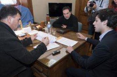 El Intendente Bertellys firm� un convenio de seguridad vial