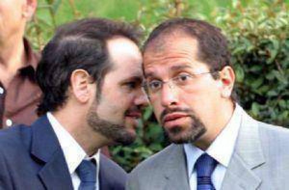 Racconto se enoj� y profundiza su enfrentamiento con Cazab�n