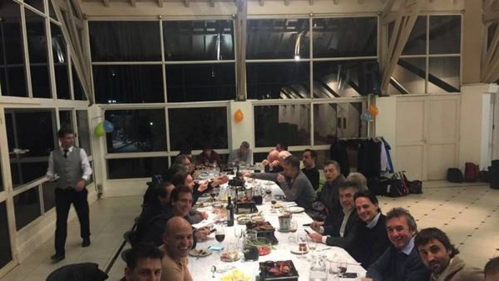 El Da del Amigo de Macri, con bufanda, Antonia y sobremesa de inflacin e inversores