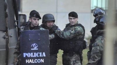 El b�nker de L�pez: varios mails pol�ticos y tarjetas de Randazzo