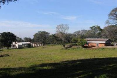 Los ocupantes de unas 10 casas de la UNT no pagan por su uso