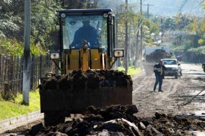 Ejecutan obra de agua y pavimentaci�n en FME