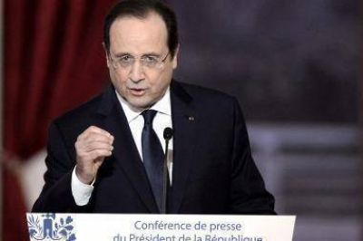 La pol�mica reforma laboral de Hollande qued� formalmente aprobada