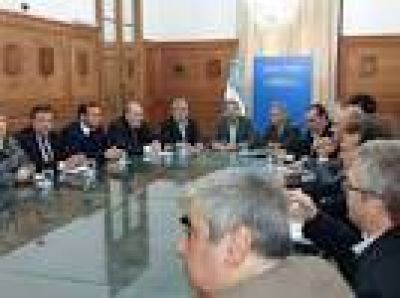 Weretilneck viajar� para reclamar m�s de mil millones de la coparticipaci�n