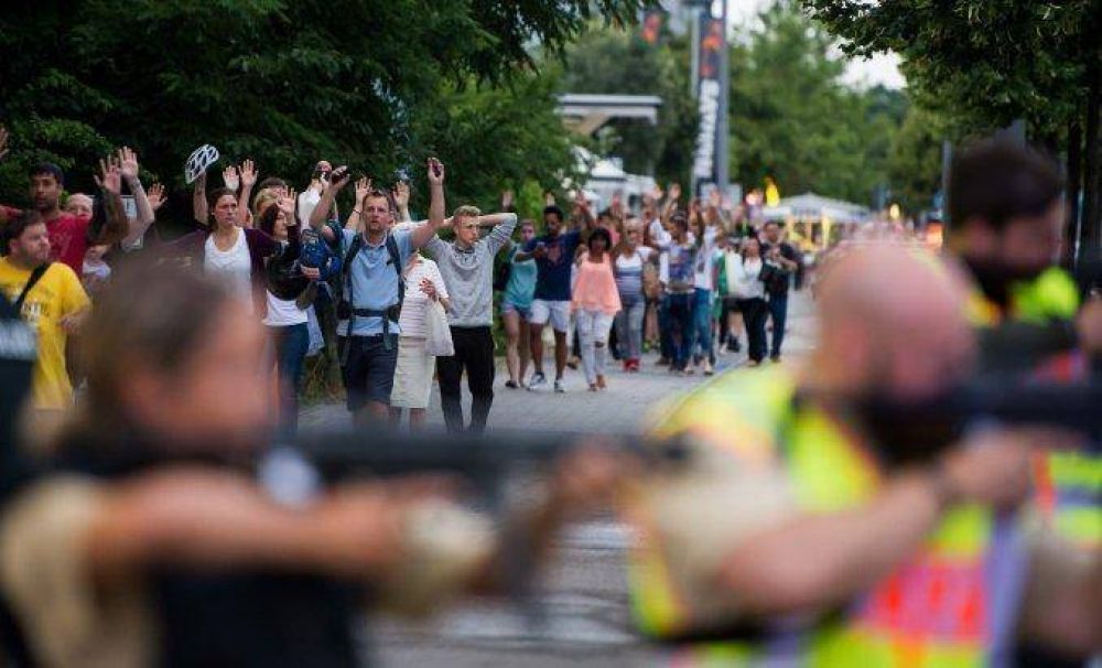 Tiroteo en un shopping de Munich: 10 muertos, entre ellos el tirador             