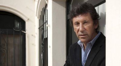 Tras el masivo apoyo al �tetazo�, Posse ahora permite amamantar