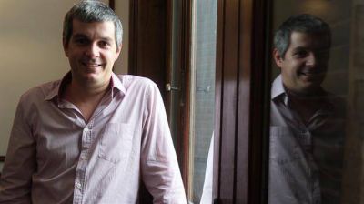Pe�a levanta el perfil para defender la gesti�n y evitar fallas en la comunicaci�n