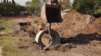 Se firm� la adjudicaci�n de la primera etapa de la obra hidr�ulica de Desag�es Pluviales para el Barrio Escribano