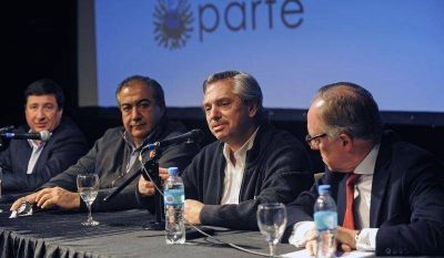 Alberto Fern�ndez reuni� al massismo porte�o