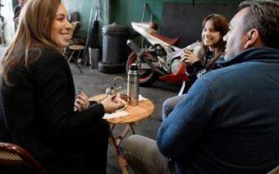 En nueva recorrida Vidal visit� a vecinos de Quilmes